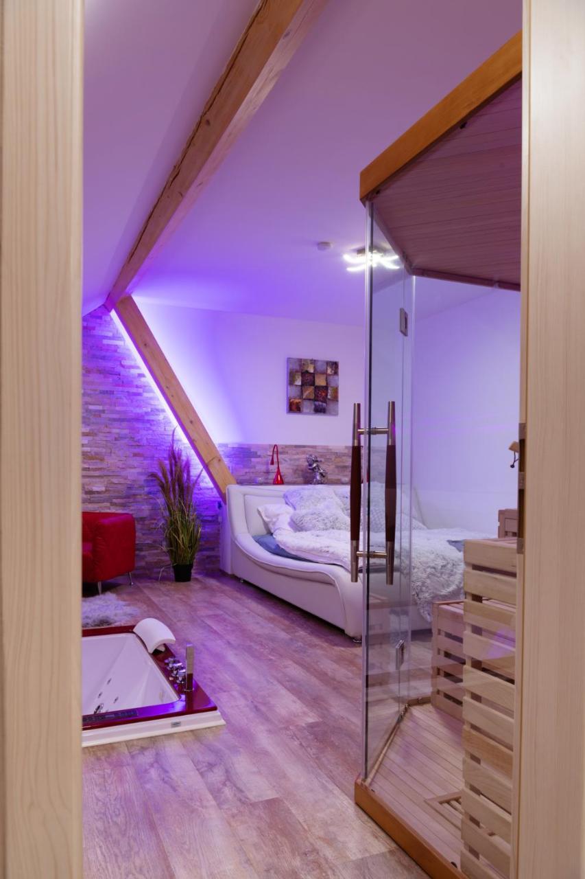 Romanticky Wellness Suite Hotel Heinz Dobris Kültér fotó