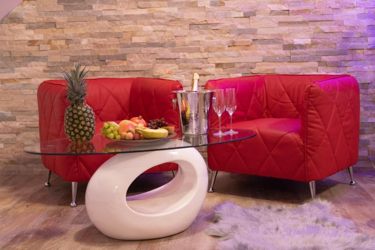 Romanticky Wellness Suite Hotel Heinz Dobris Kültér fotó