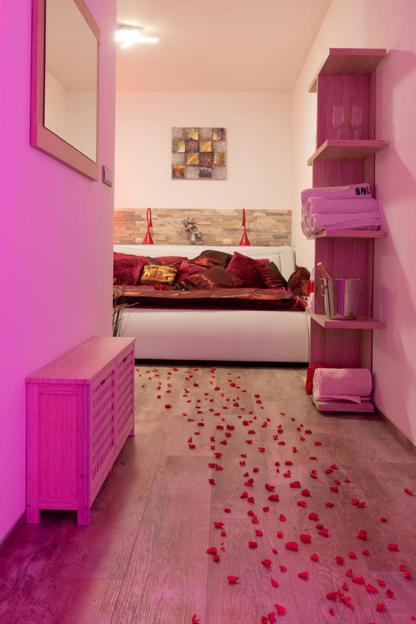 Romanticky Wellness Suite Hotel Heinz Dobris Kültér fotó