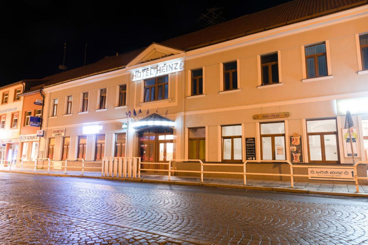 Romanticky Wellness Suite Hotel Heinz Dobris Kültér fotó